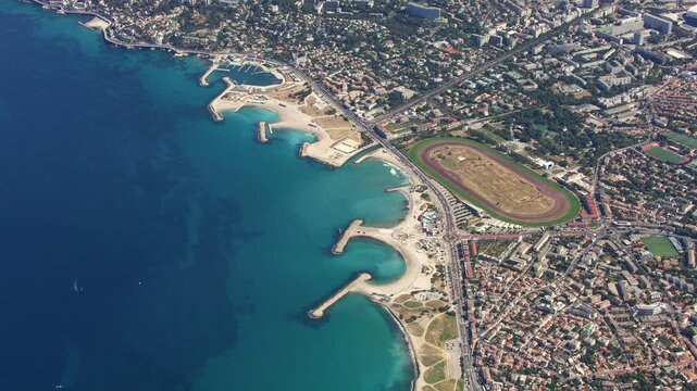 vue a&eacute;rienne de Marseille plage du Prado