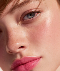 Fototapeta premium Woman with fuchsia lipstick