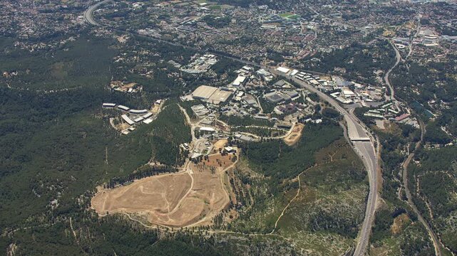 vue a&eacute;rienne de la zone d'activit&eacute; industrielle et commerciale Ahtelia &agrave; la Ciotat