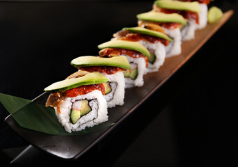 鰻とアボカドの巻き寿司