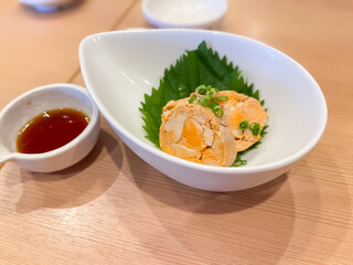 新鮮で濃厚なあん肝。一品料理。