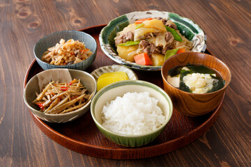 肉じゃが定食