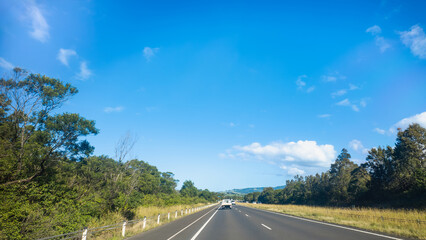 One of Australia's major inter-city national highways, running for 840 kilometers between Melbourne in the southwest and Sydney in the northeast.