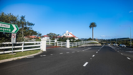 One of Australia's major inter-city national highways, running for 840 kilometers between Melbourne in the southwest and Sydney in the northeast.