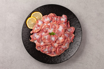 닭근위는  닭의 모래주머니를 속되게 이르는 말.
Chicken gizzard is a vulgar term for a chicken's gizzard.
