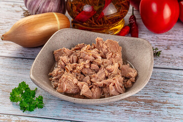 Canned tuna fish in olive oil