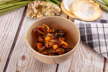 Razor shell mollusk with sauce