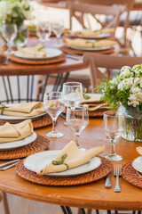 Mesa de luxo pronta e arrumada para casamento