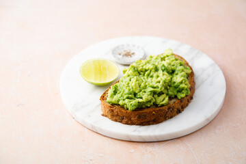 Mashed avocado on toast