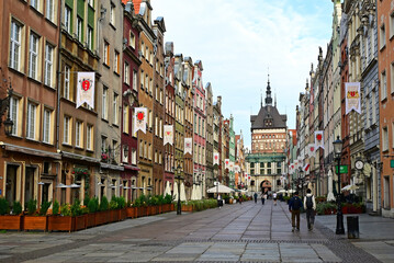 Gdańsk, Pomerania, Poland, Europe : 08.2025 : Long Lane (Długa street) part of Royal Route, Historic Monument of Poland, in background Golden Gate and Prison Tower, most prominent part of Main Town © Danuta Hyniewska