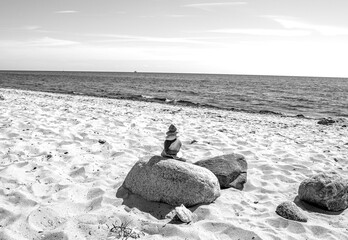 Steinmännchen schwarz weiss