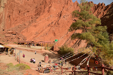 The Tianshan Grand Canyon or Kesileya Grand Canyon, is a stunning natural feature in Xinjiang, China, characterized by its distinctive red canyons, formed by millions of years of wind and rain erosion
