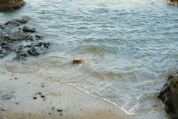 海岸に打ち寄せる波