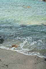 海岸に打ち寄せる波
