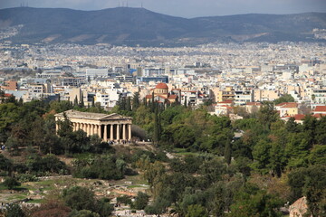 Fototapeta premium Vue aérienne de l'ancien Agora (forum) d'Athènes , du temple d'Ephaïstos et du quartier Thissio