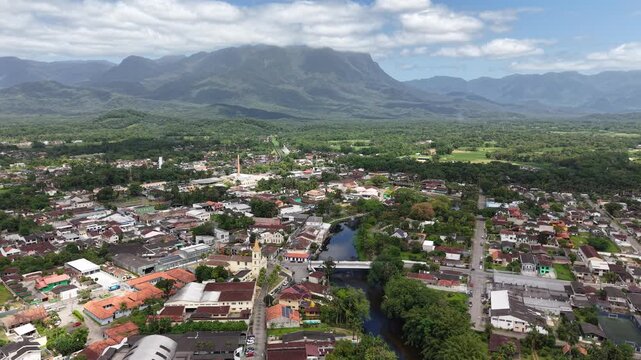 Vista A&eacute;rea da cidade de Morretes, Paran&aacute;, Brasil.