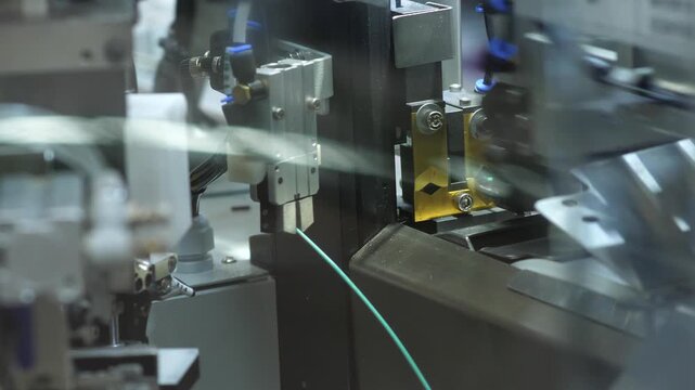 Automated Wire Binding Process Demonstrated Through Visuals