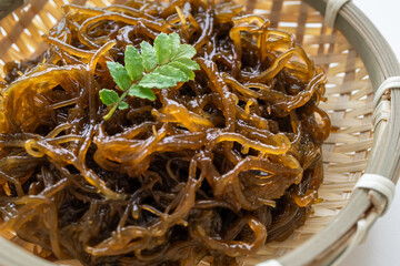 もずく　生もずく