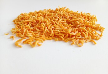 Kremes noodle snacks, dry noodles with delicious and tasty grilled chicken flavors, are liked by children.Old school snack.