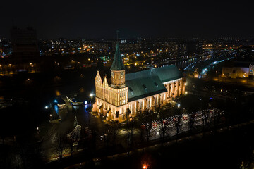 Obraz premium Cathedral in Kaliningrad kenigsberg Cathedral. Located in the historic district of the city of Kaliningrad - Kneiphof now referred to popularly as Kant Island top view, aerial view,