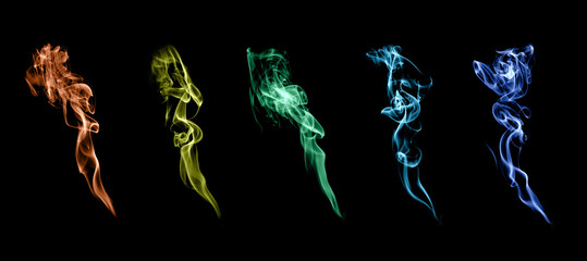 Realistic white smoke rising on a black background, with soft swirling texture and atmospheric fog effect, perfect for overlays, visual effects.