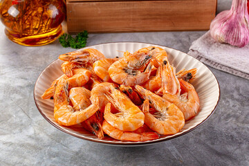 Boiled tiger prawns in the bowl