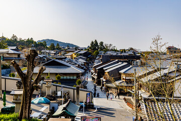京都の風情ある古い街並み