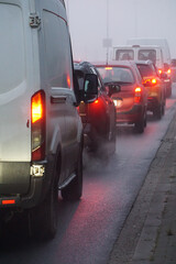 Samochody stojące w korku