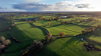 Naklejka premium Paysage rural autour des berges de la rivière Allier autour de la commune d'Aubigny dans le département de l'Allier à l'automne en France