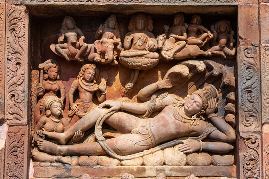 India, Uttar Pradesh, Lalitpur, Beautifully Carved Portrait of  Sheshashayyi Lord Vishnu on the Dashavtara Temple, Ancient 6th Century Gupta Period Temple Deogarh.