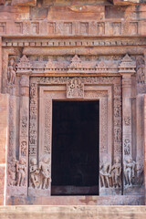 Fototapeta premium India, Uttar Pradesh, Lalitpur, Beautiful Carvings of Hindu Deities and Dwarapala's on the Entrance Garbhagriha of Ancient Shri Dashavtara Lord Vishnu Temple.