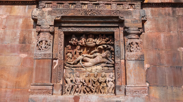 India, Uttar Pradesh, Lalitpur, Beautiful Carving Sculpture of Sheshashayyi Lord Vishnu on the Ancient Shri Dashavtara Temple of Deogarh. Gupta Period Temple.