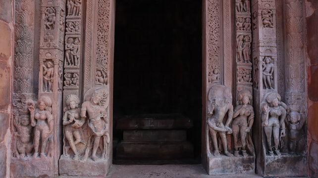 India, Uttar Pradesh, Lalitpur, Beautiful Carving Sculptures of Hindu Deities, Musicians and Doorkeeper on the Ancient Shree Dashavtara Lord Vishnu Temple of Deogarh. 