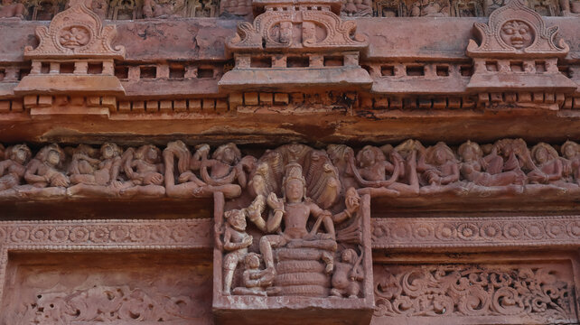 India, Uttar Pradesh, Lalitpur, Beautiful Carving Sculptures of Hindu Deities, Musicians and Doorkeeper on the Ancient Shree Dashavtara Lord Vishnu Temple of Deogarh. 