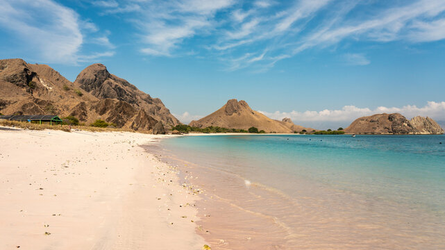 Paradisiacal beach of pink sand and turquoise waters