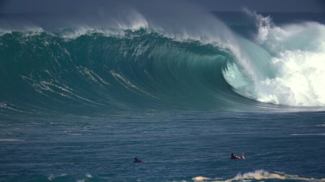 Big wave in Hawaii super slow motion high speed