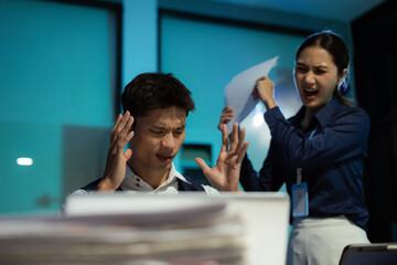 Boss is angry and blames the staff for poor work, the team leader's failure is not satisfied with...