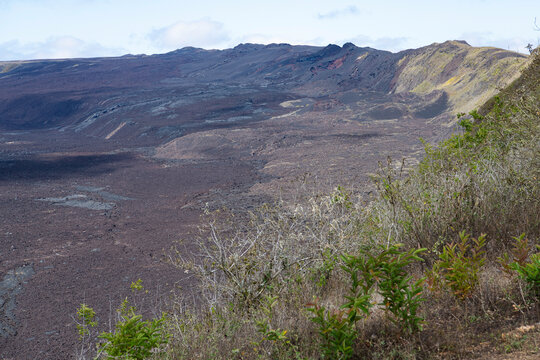 Krater des Vulcano Siera Negra- Dieser befindet sich auf der Galapagos Insel Isabela - Die Caldera ist mit 10 mal 7 km die zweitgr&ouml;&szlig;te der Welt