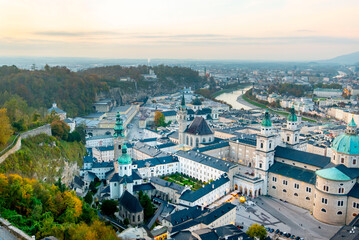 Fototapeta premium Panorama Altstadt (Old Town) in Salzburg - Austria