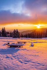 Winterwunderland im Thüringer Wald auf der Neuhöfer Wiese am Rennsteig bei einem wunderschönen...