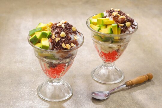 Es podeng, Es puter, Es dung dung  is an Indonesian dessert similar to ice cream made from coconut milk as a substitute for milk.