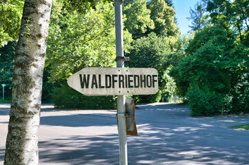 Eingang zum Waldfriedhof Landsberg Lech © Blende8