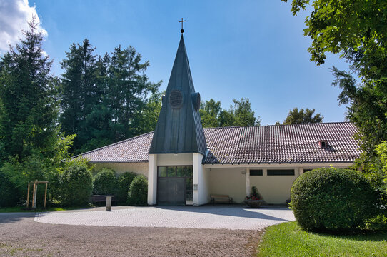 sch&ouml;ne Kapelle mit Glockenturm Friedhof in Kaufbeuren
