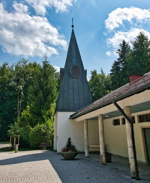 sch&ouml;ne Kapelle nahe dem Wald Friedhof in Kaufbeuren