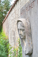 schöne Marien  Darstellung vom Kopf auf  dem Katholischen Friedhof in Kempten Allgäu © Blende8