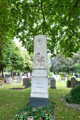 Familiengrabstätte schöner Stein hier ruhen auf dem katholischen Friedhof in Kempten © Blende8