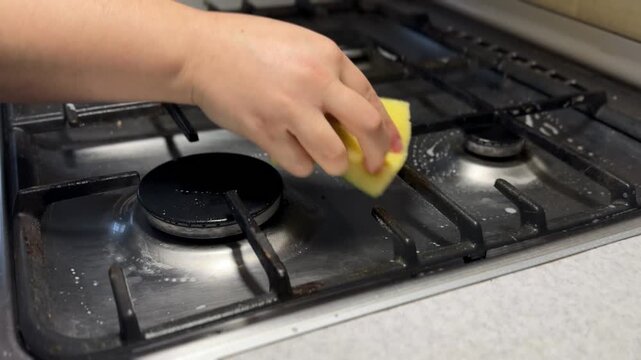 Effective Kitchen Cleaning Techniques with a Sponge