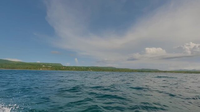 Playa fronton  Saman&aacute;, Rep&uacute;blica DominicanaLa cascada tiene una altura de aproximadamente 40 metros, aunque algunas fuentes la describen con una ca&iacute;da de hasta 50 metros o 164 pies (unos 50 metros). 