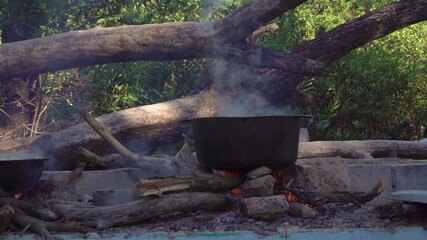 Cabo Rojo, ubicado en el extremo suroeste de la República Dominicana, pertenece a la provincia de Pedernales, la más meridional del país.
 El nombre del lugar proviene de la bauxita que abunda en la z