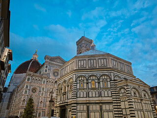 View of the The Cathedral of Santa Maria del Fiore in Florence, famed for Brunelleschi&rsquo;s majestic red dome, its intricate marble facade, and vast interior